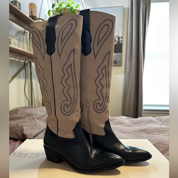 PILCRO Contrast Tall Western Boot size 9 excellent condition